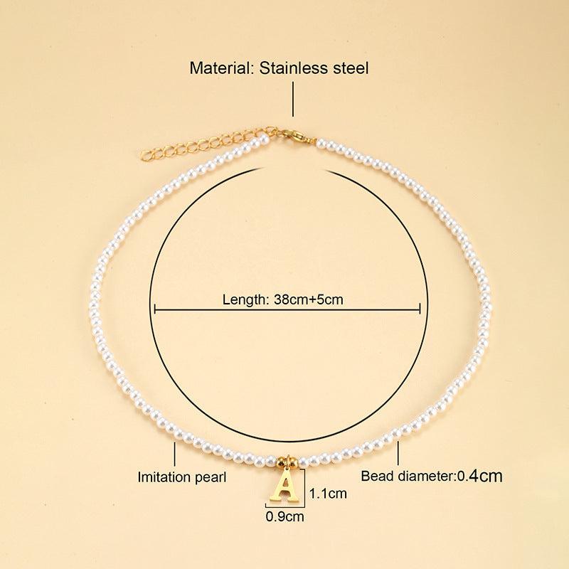 parelketting met initiaal