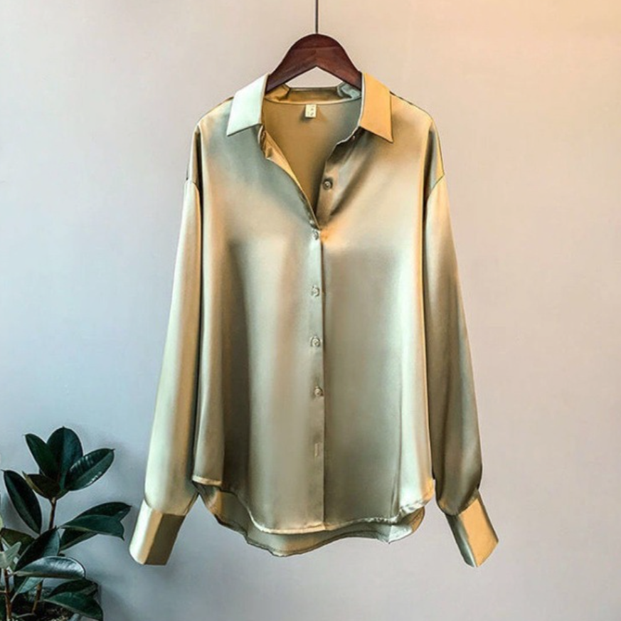 Satin Flow – Minimalistische Blouse